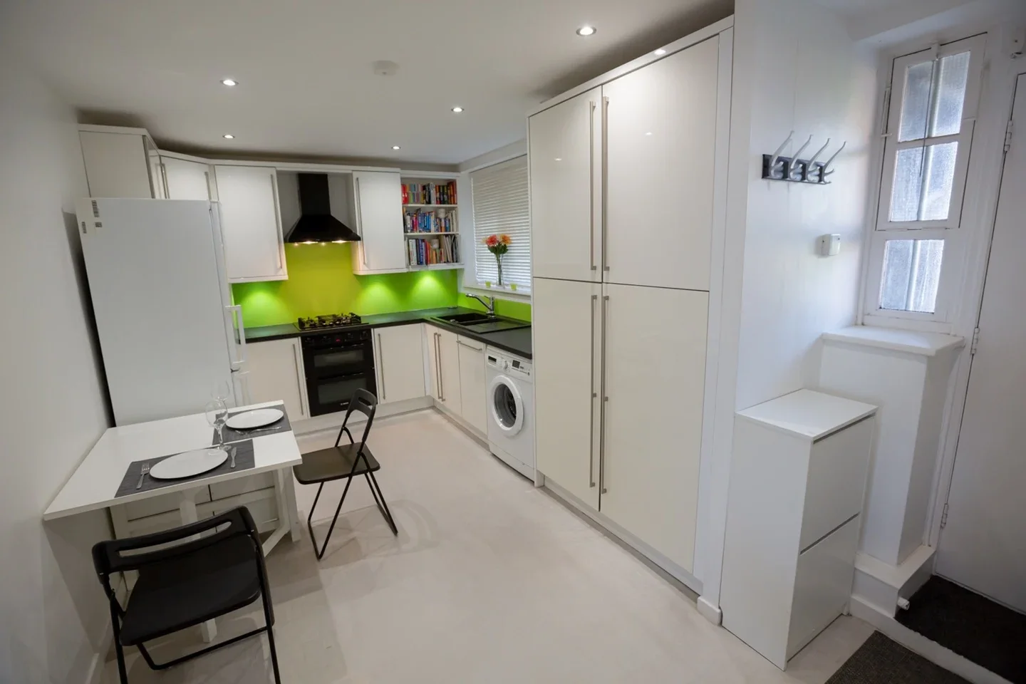 Flat Ossulston Street in Greater London