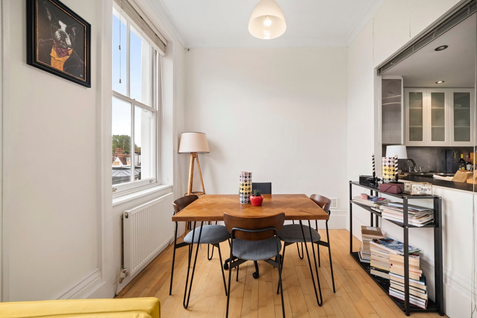 Flat Hornton Street in Greater London