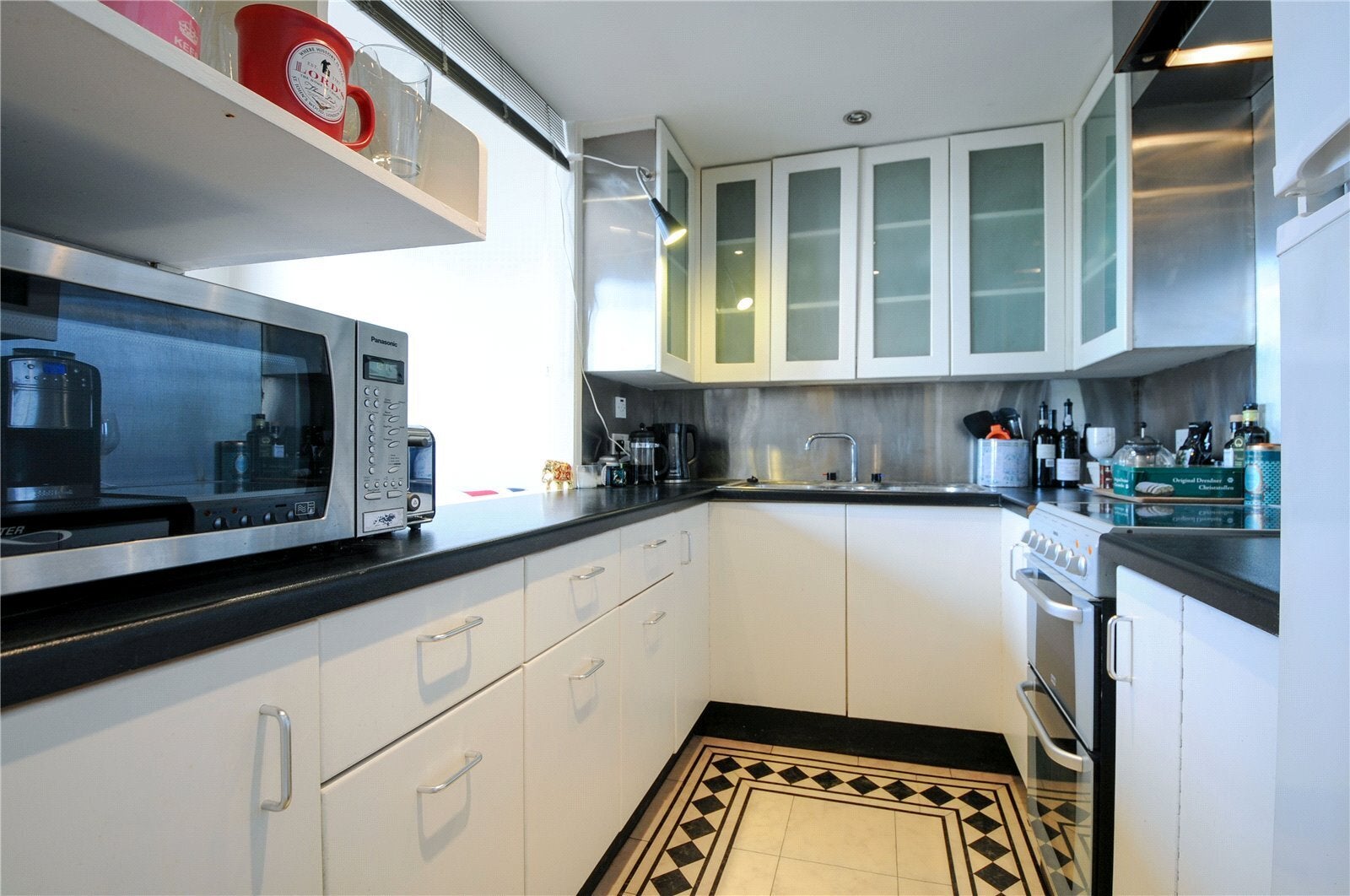 Flat Hornton Street in Greater London