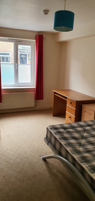 Room Rookes Crescent in Chelmsford