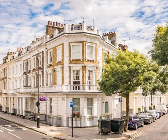 Flat Warwick Way in City of Westminster