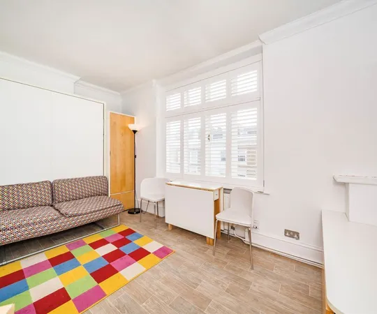 Flat Warwick Way in City of Westminster