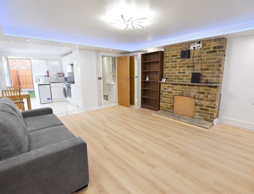 Flat Porters Way in Greater London