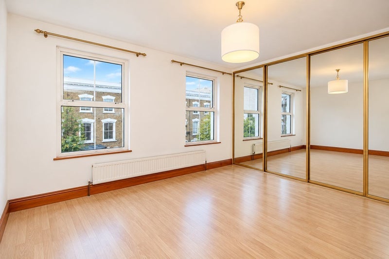 Flat Walford Road in Greater London