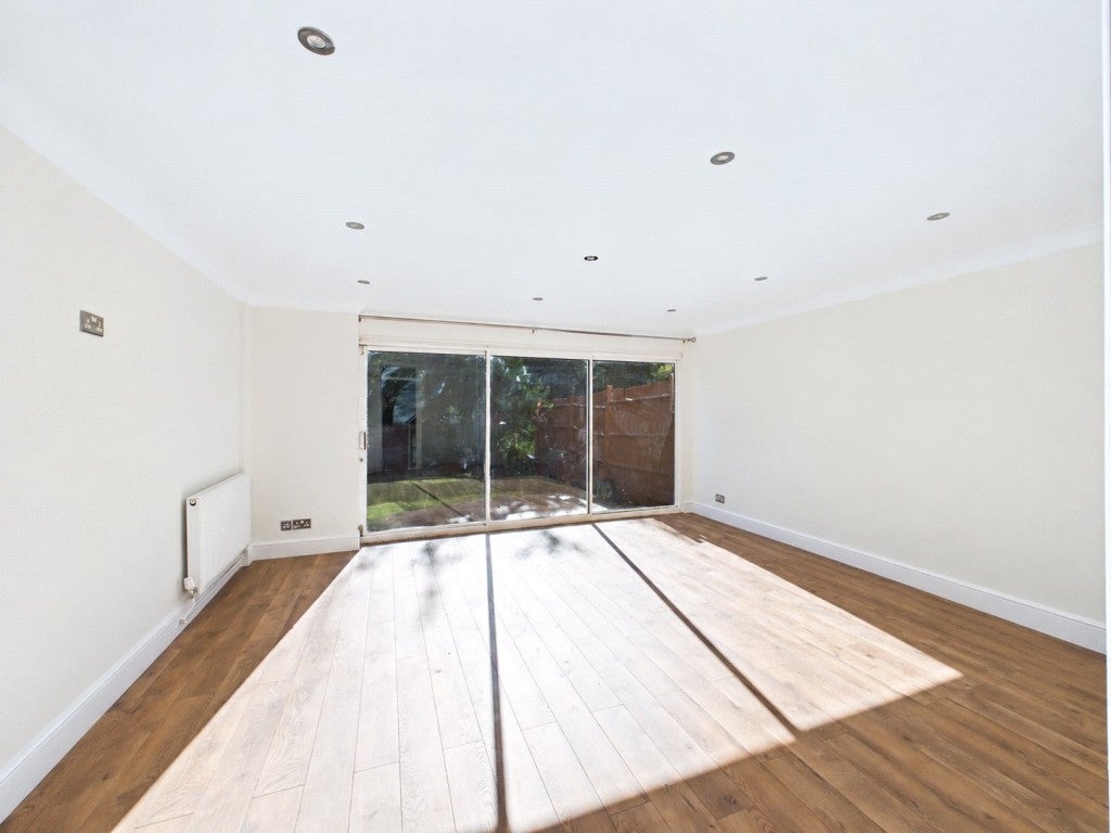 House Hanger Close in Dacorum