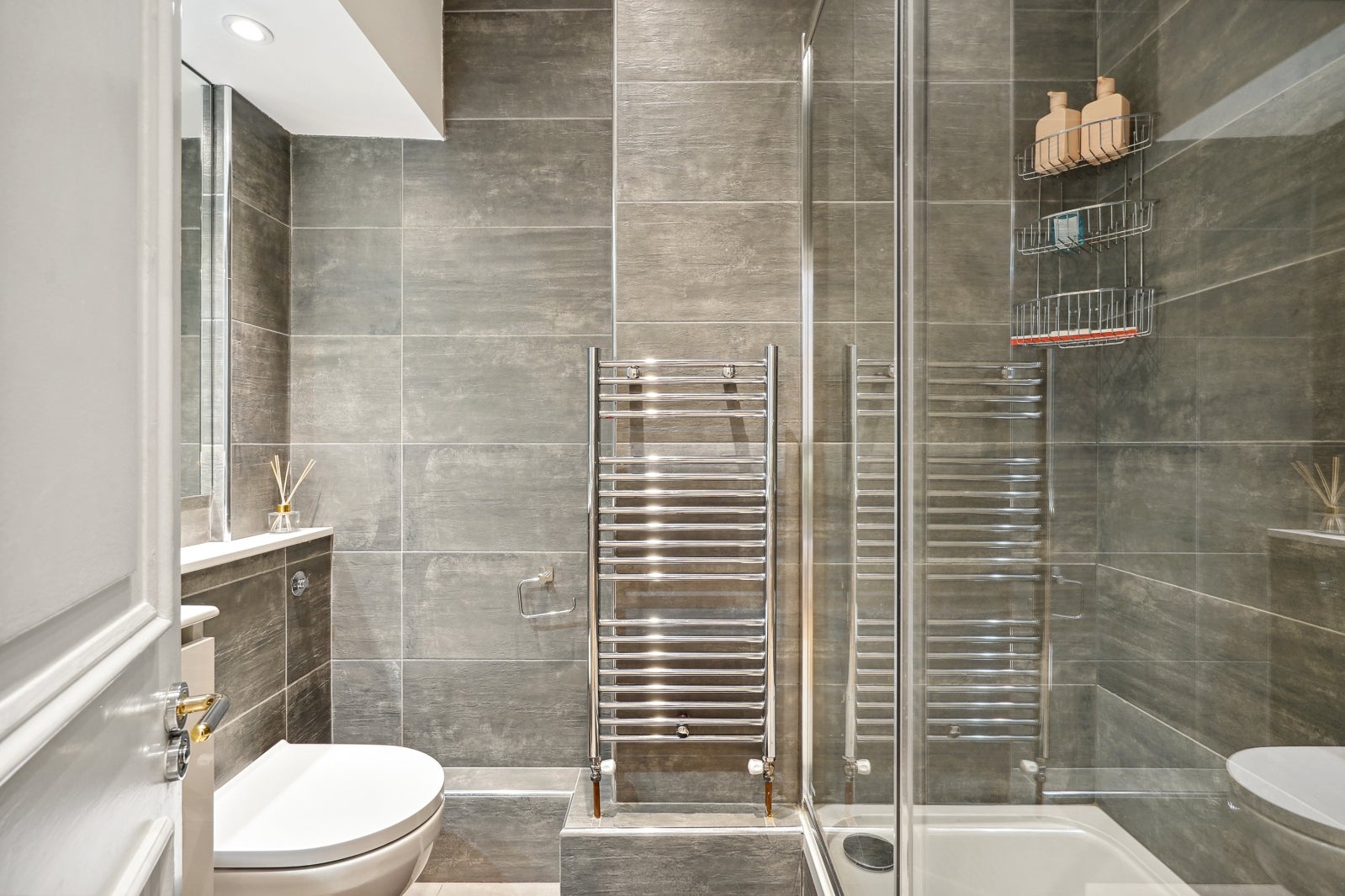 Flat Kynance Mews in Greater London