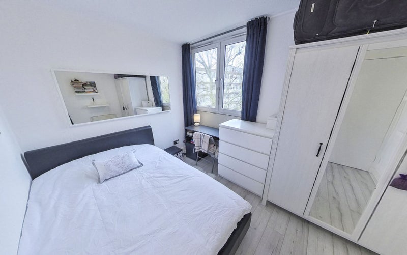 Room Holliday Square in Greater London