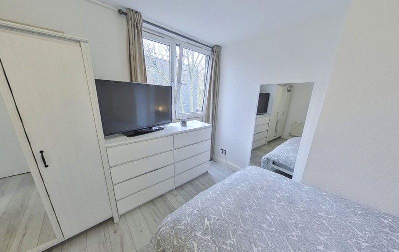 Room Holliday Square in Greater London