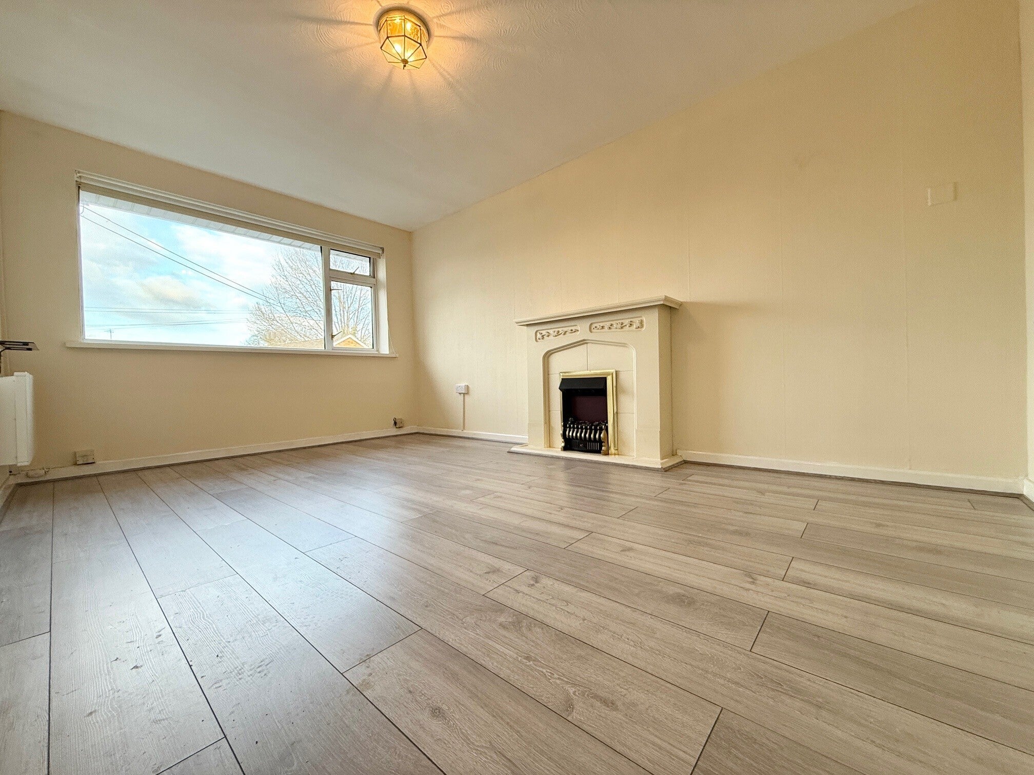 Flat Hazeltree Croft in Birmingham