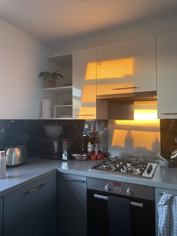Room Dunlace Road in Greater London