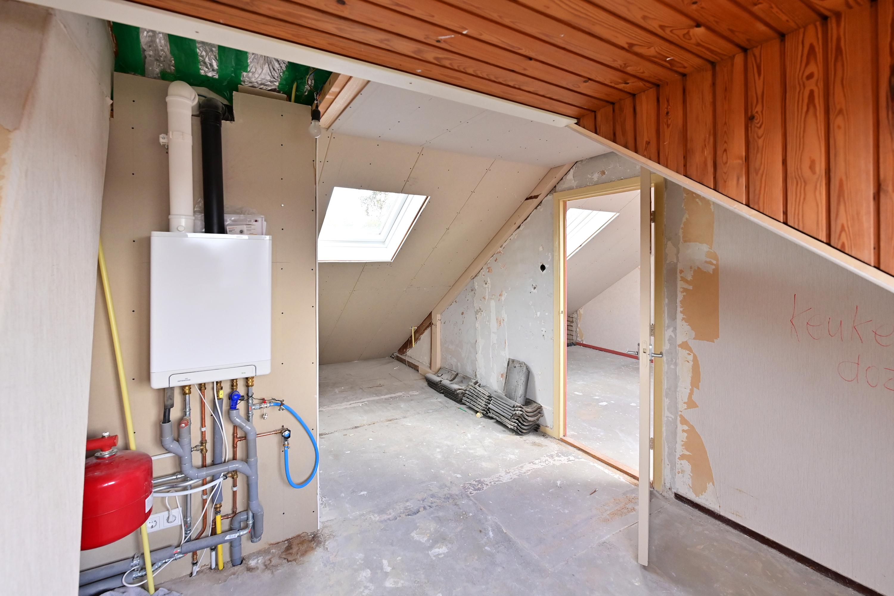 Tussenwoning te koop: Omroeplaan 30, Huizen