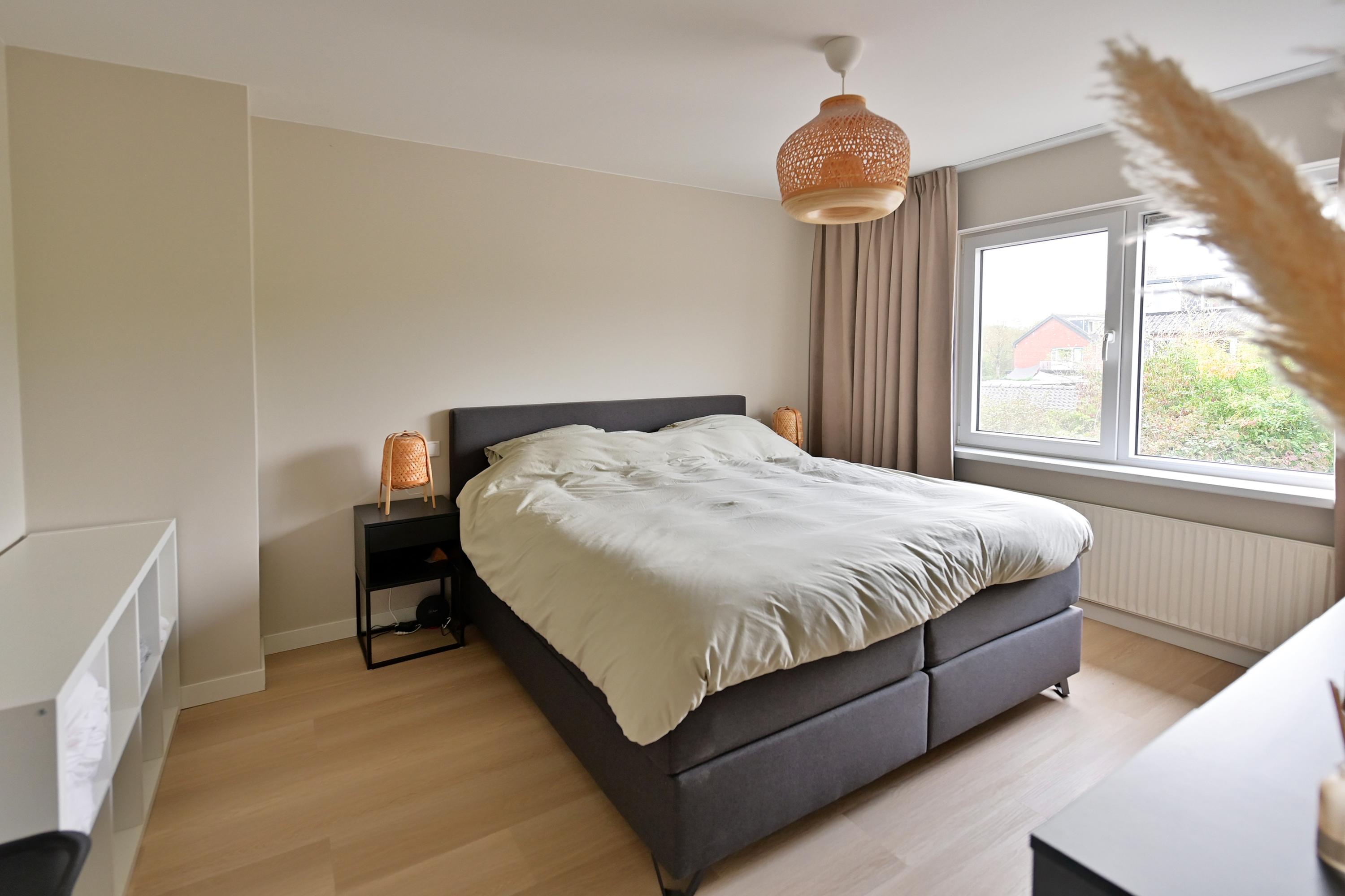 Tussenwoning te koop: Omroeplaan 30, Huizen