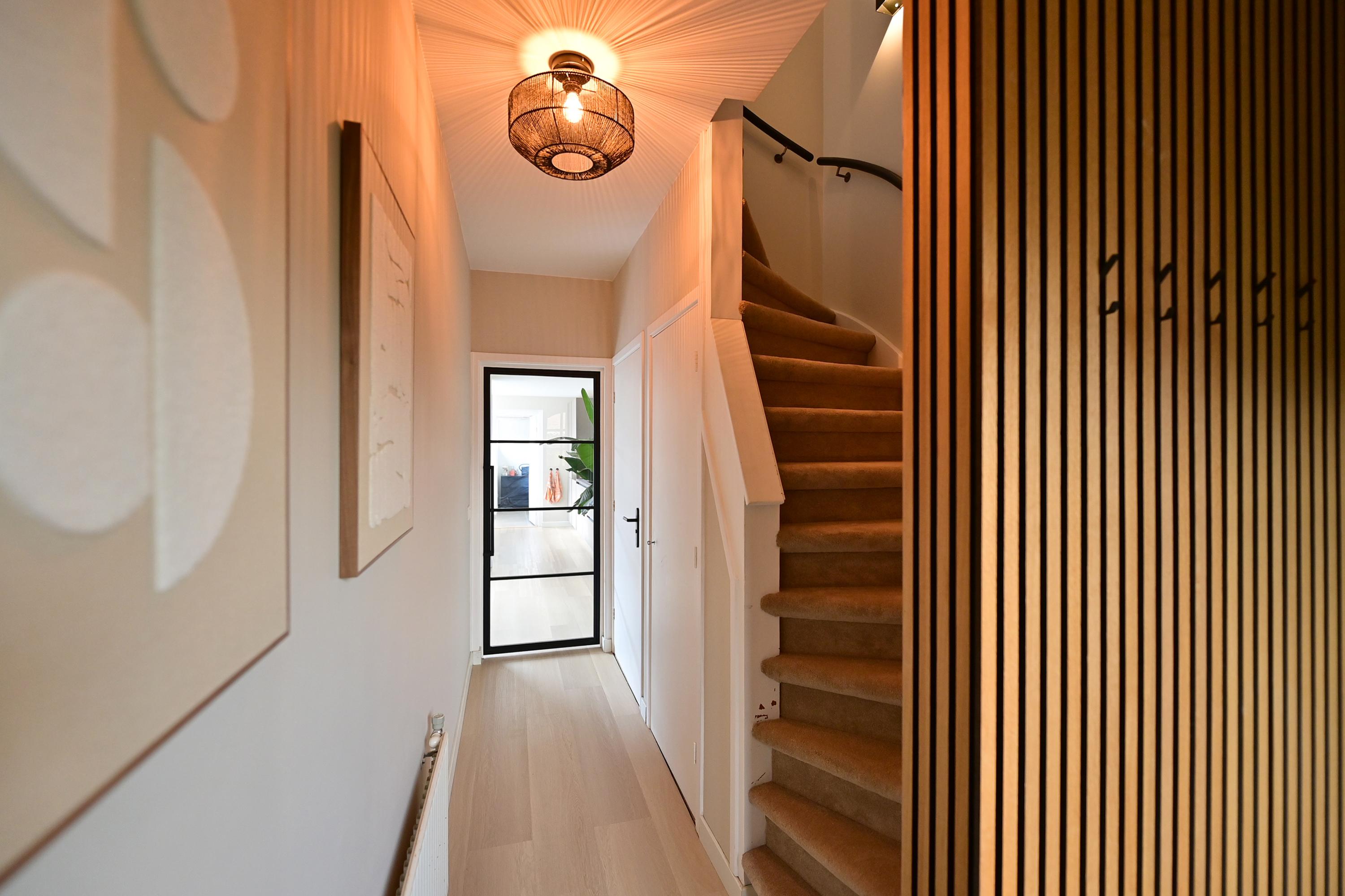 Tussenwoning te koop: Omroeplaan 30, Huizen