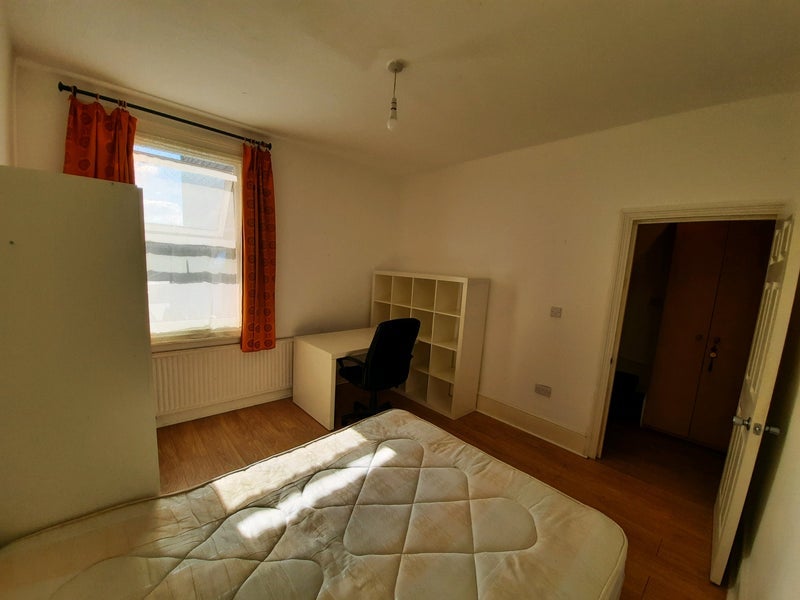 Room Rancliffe Road in Greater London