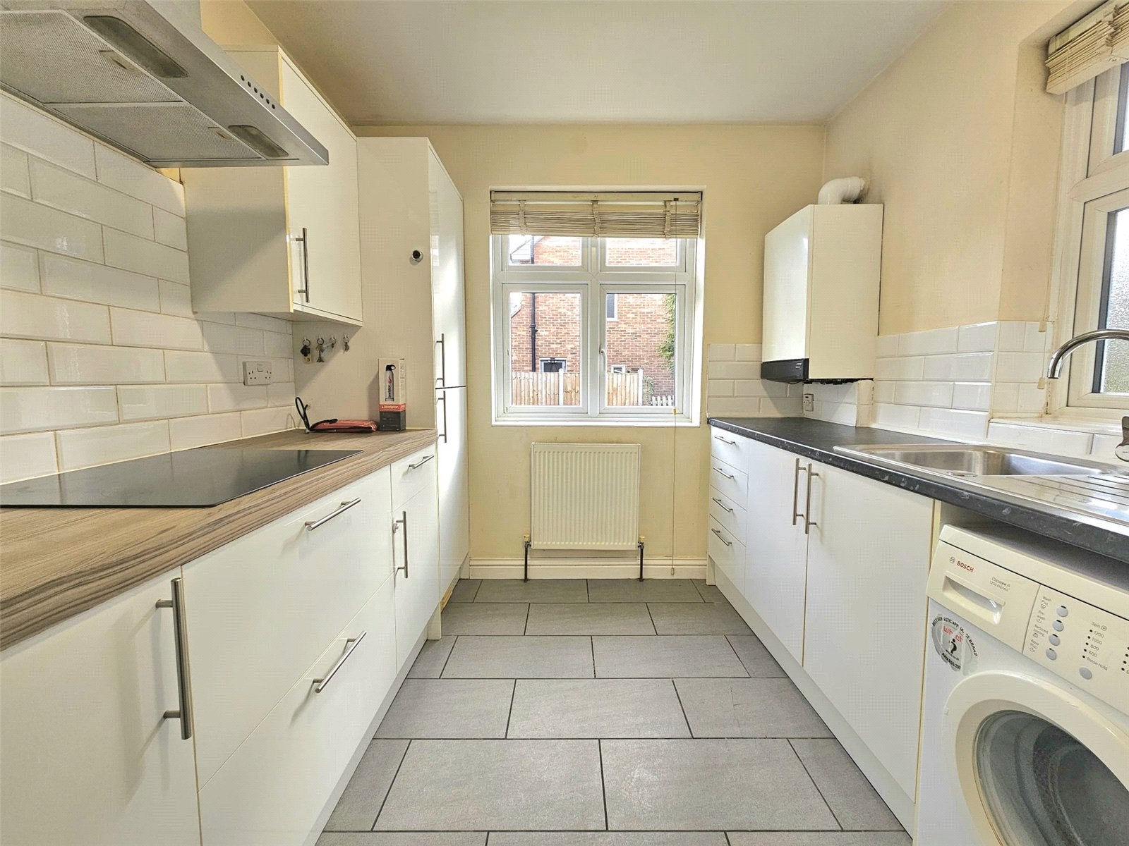 Flat Victoria Road in Greater London