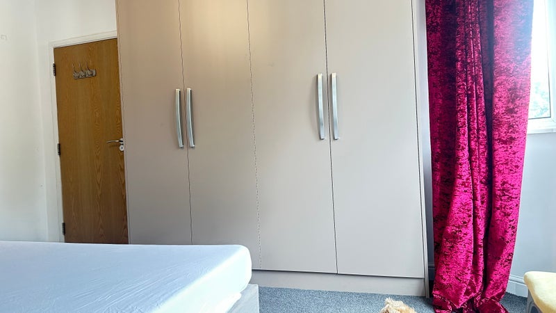 Room Aintree Close in Leicester