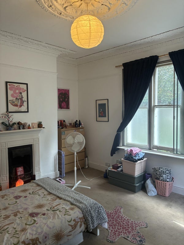 Room Ashley Hill in Bristol