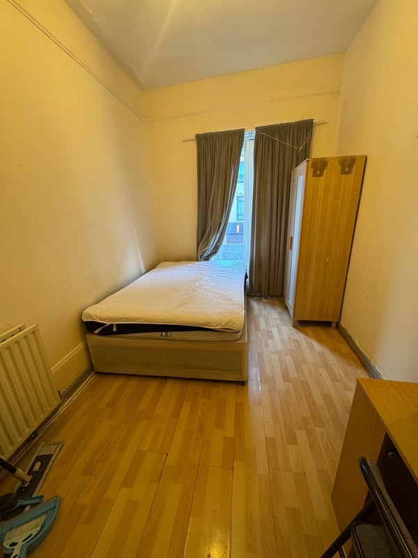 Room Stroud Green Road in Greater London