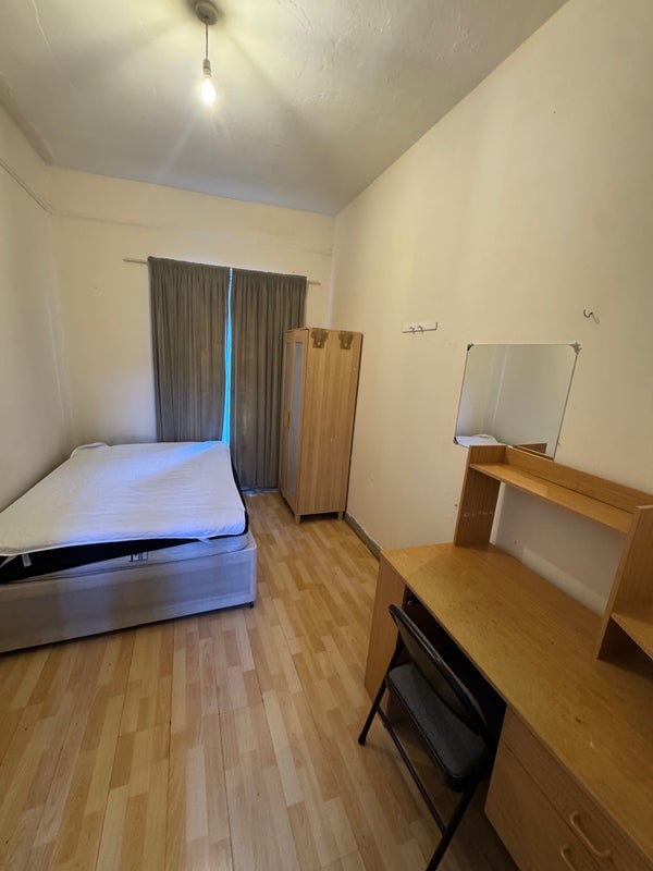 Room Stroud Green Road in Greater London