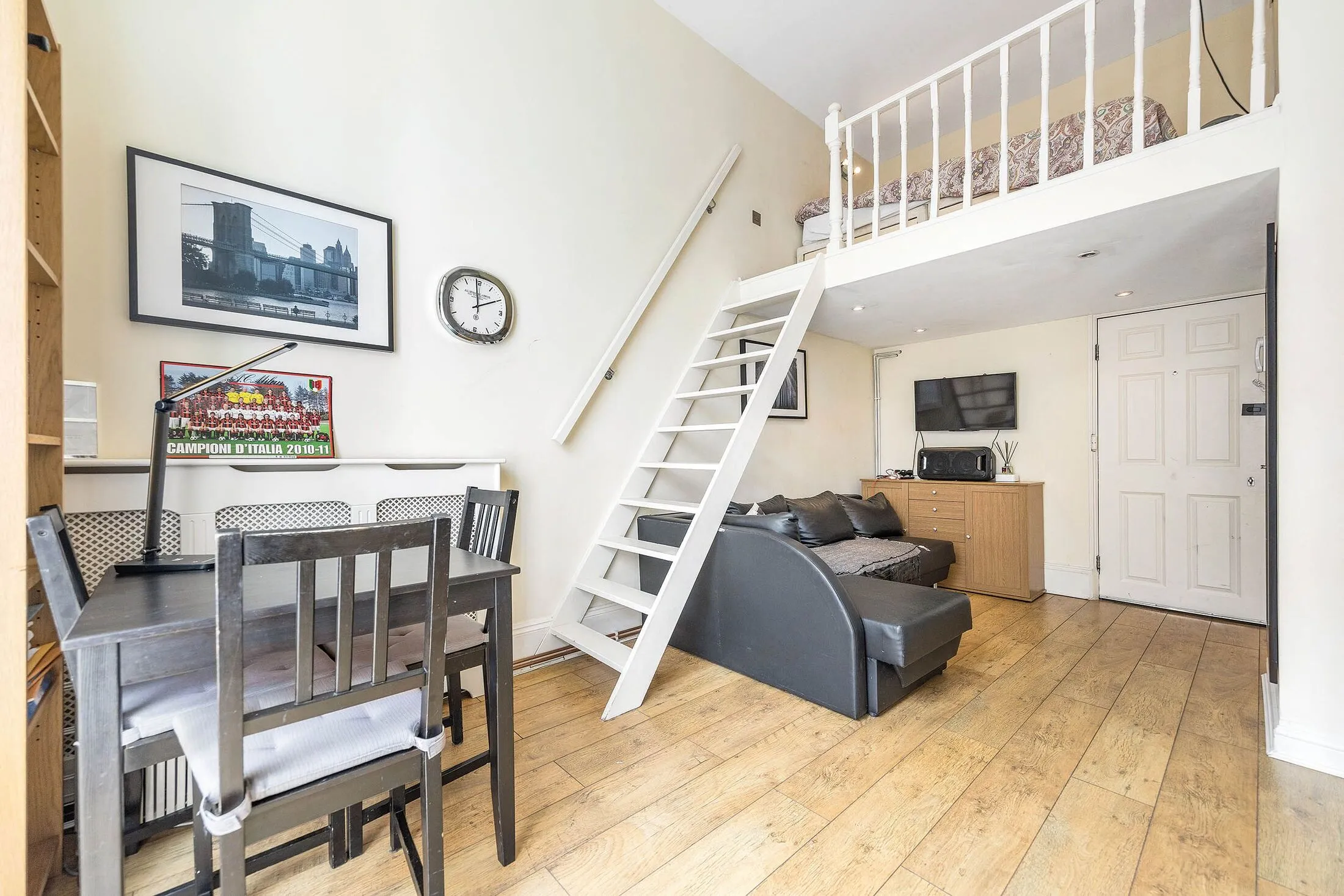 Flat Elvaston Place in Greater London