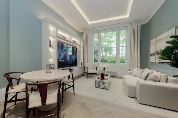 Flat Rutland Gate in London