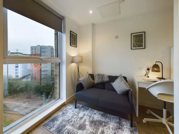 Flat Lissadel Street in Salford