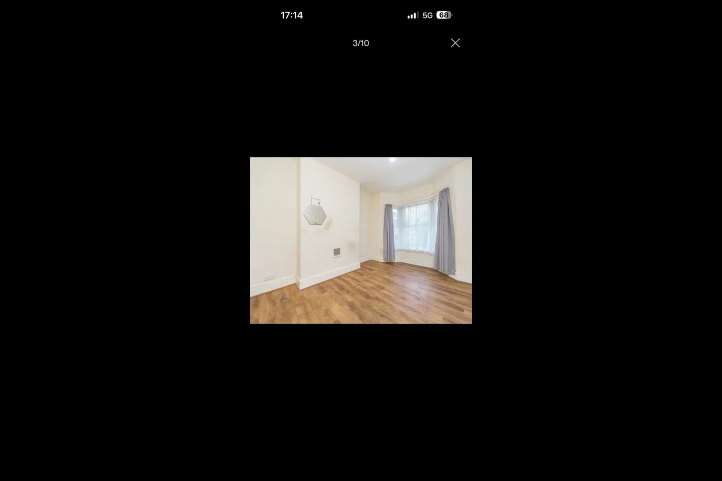 House Oak Crescent in Greater London