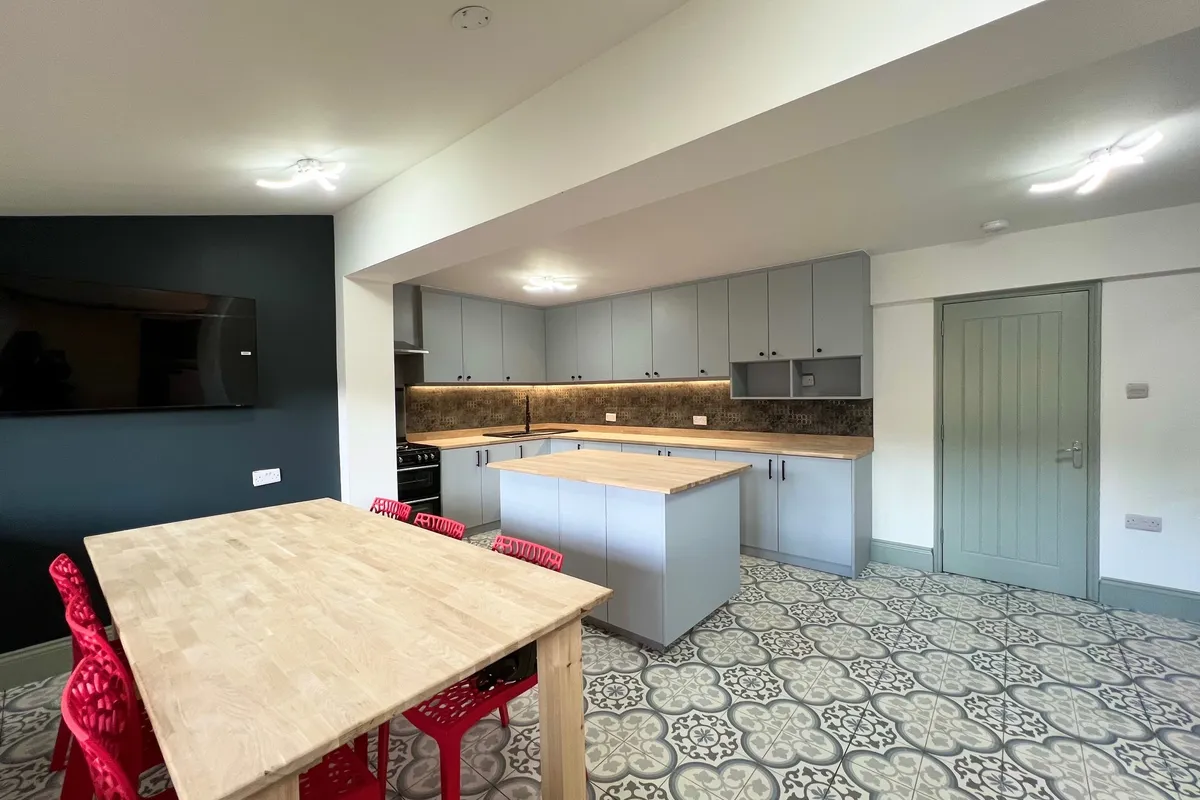 Room Cleeve Green in Bath