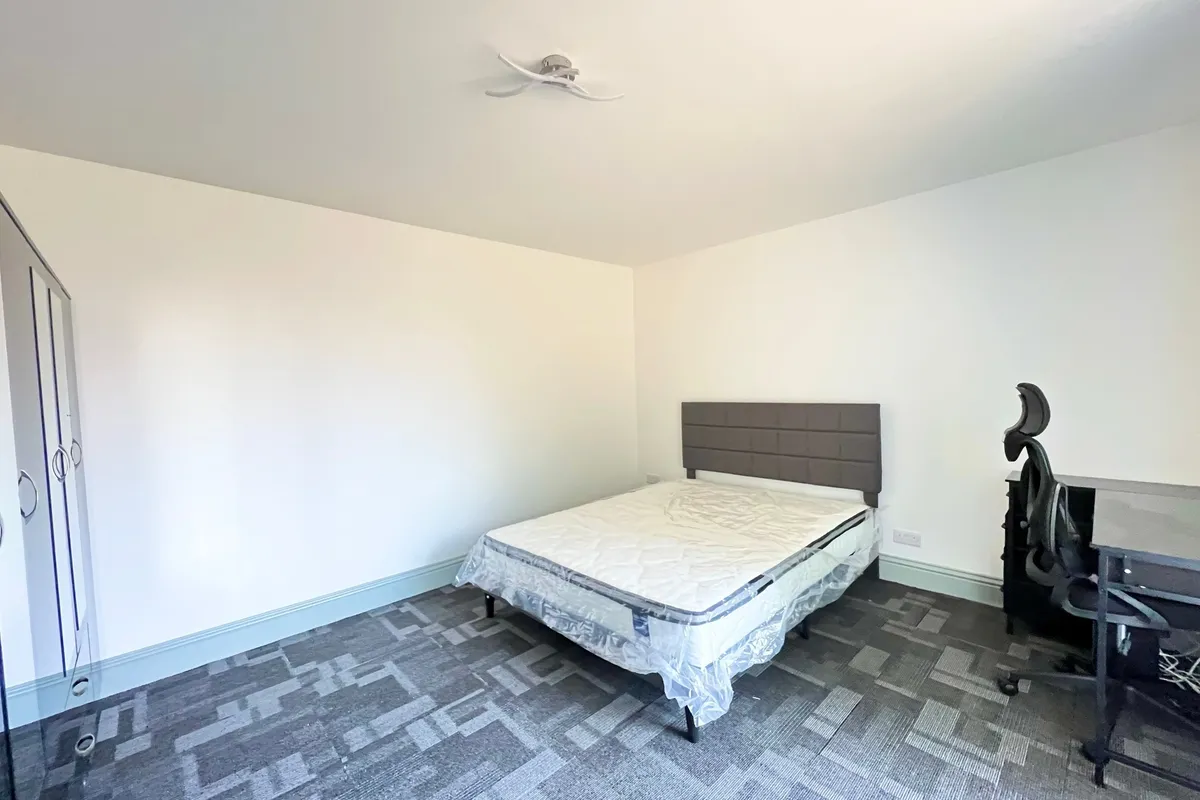 Room Cleeve Green in Bath