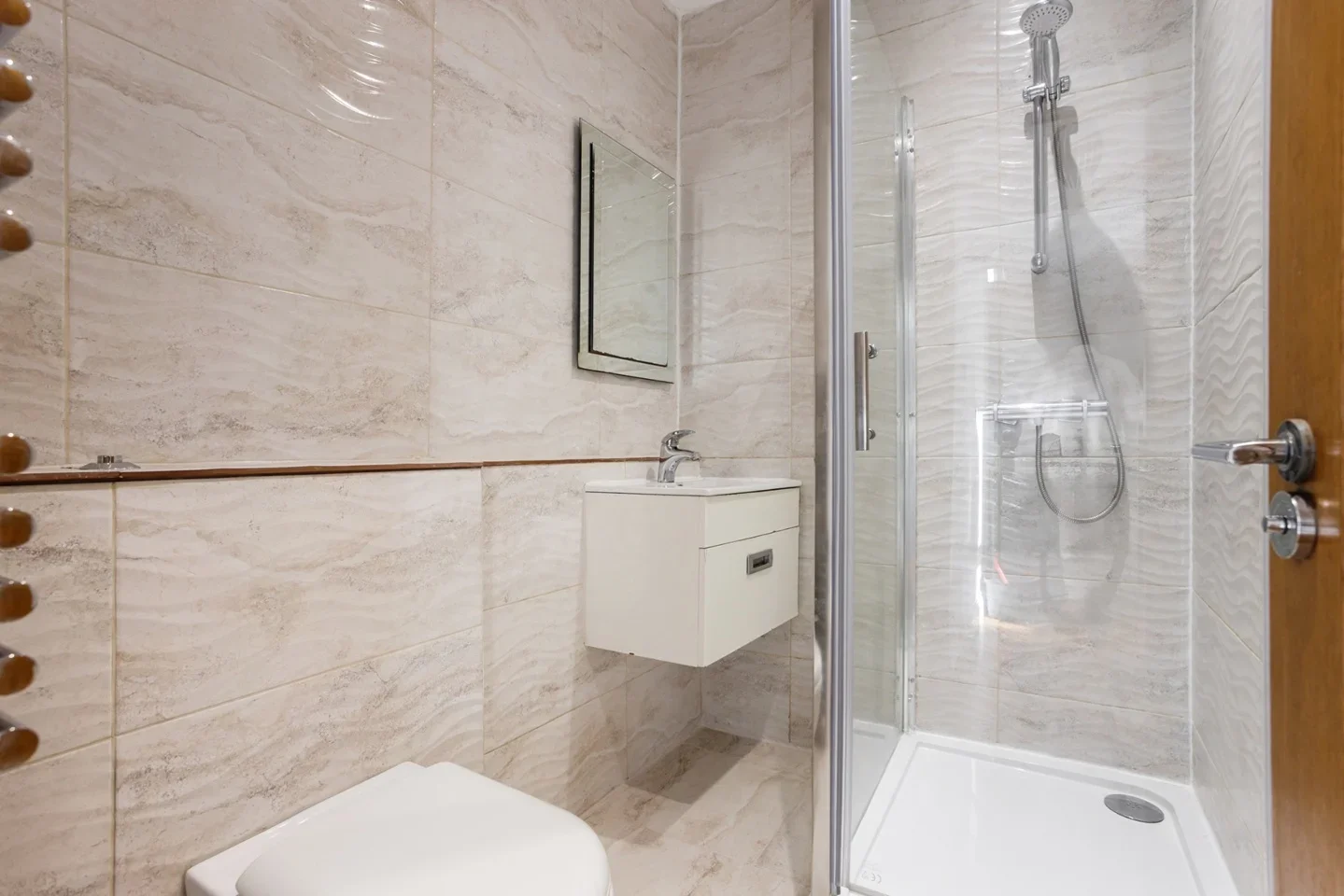 Room Lansdowne Road in Greater London