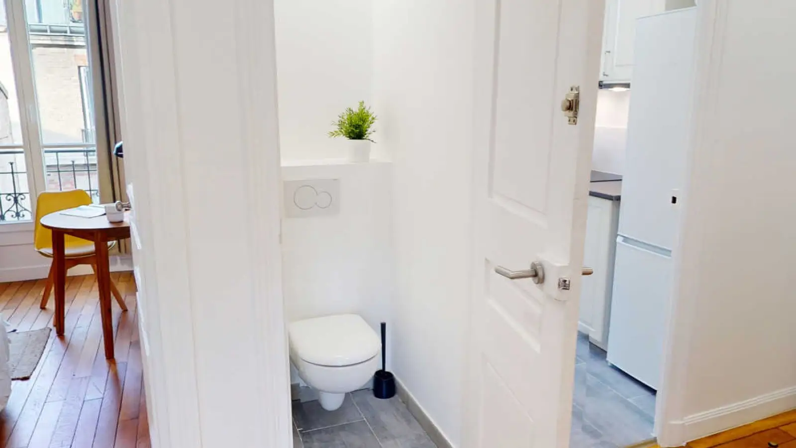 Chambre Rue Crozatier à Paris