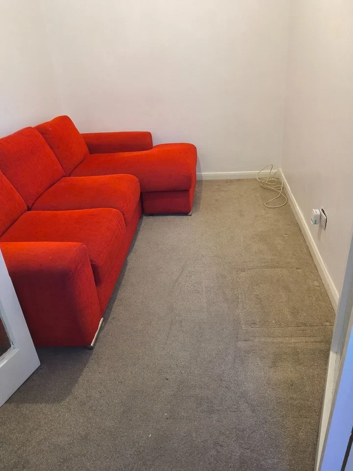 Flat Epsom Road in Epsom and Ewell