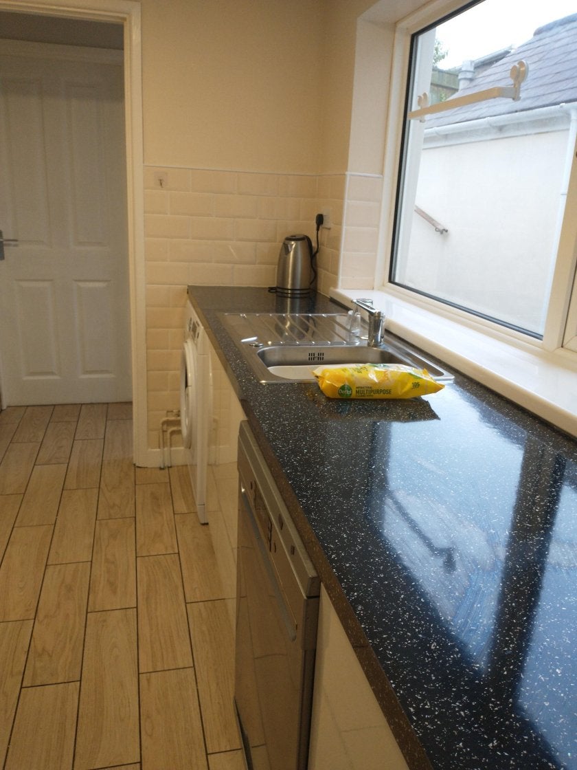 Flat Sebastopol Street in Swansea