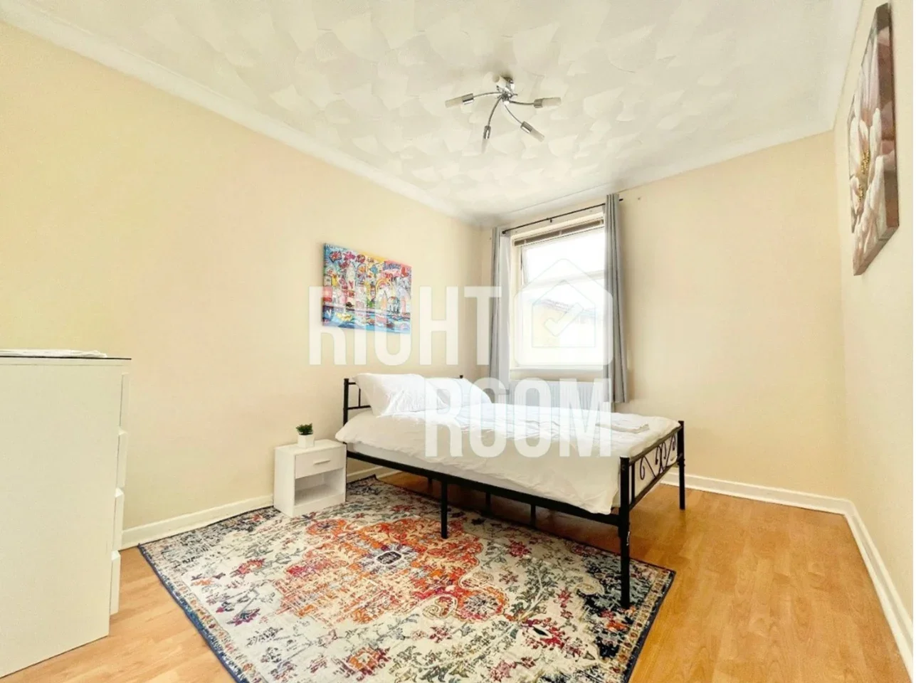 Room Gordon Avenue in Southampton