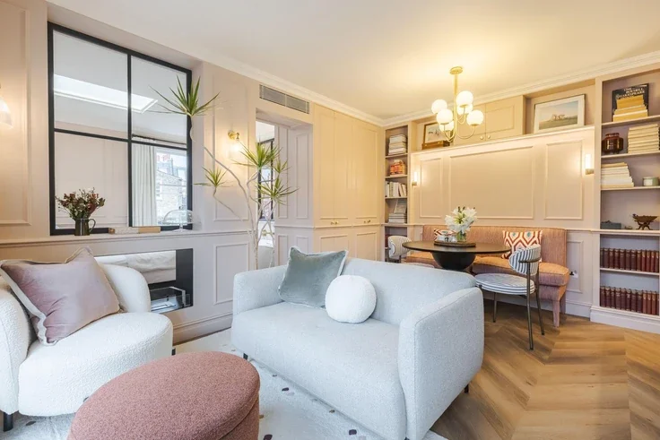 Flat Studdridge Street in Greater London