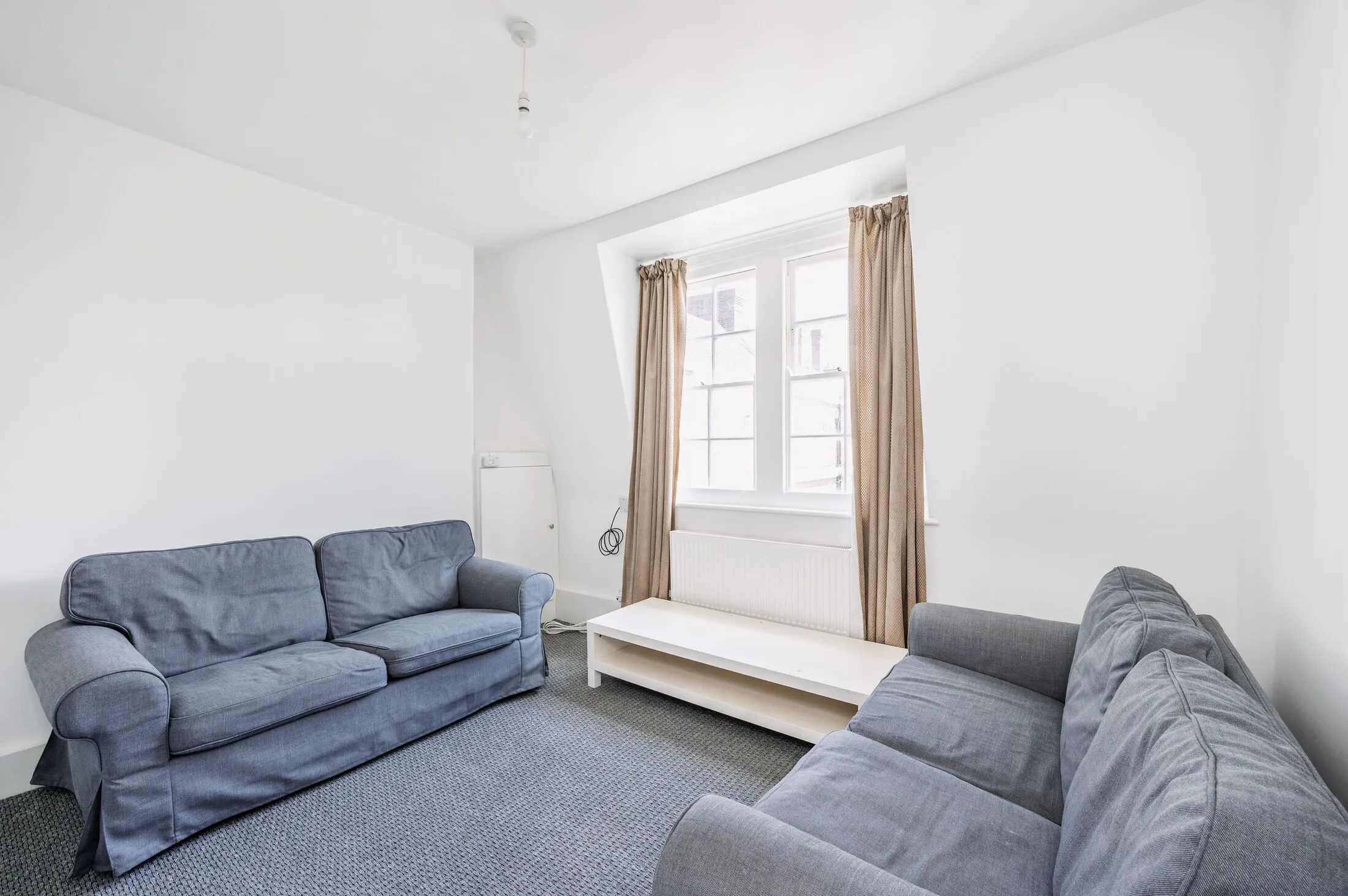 Flat Aycliffe Road in Greater London
