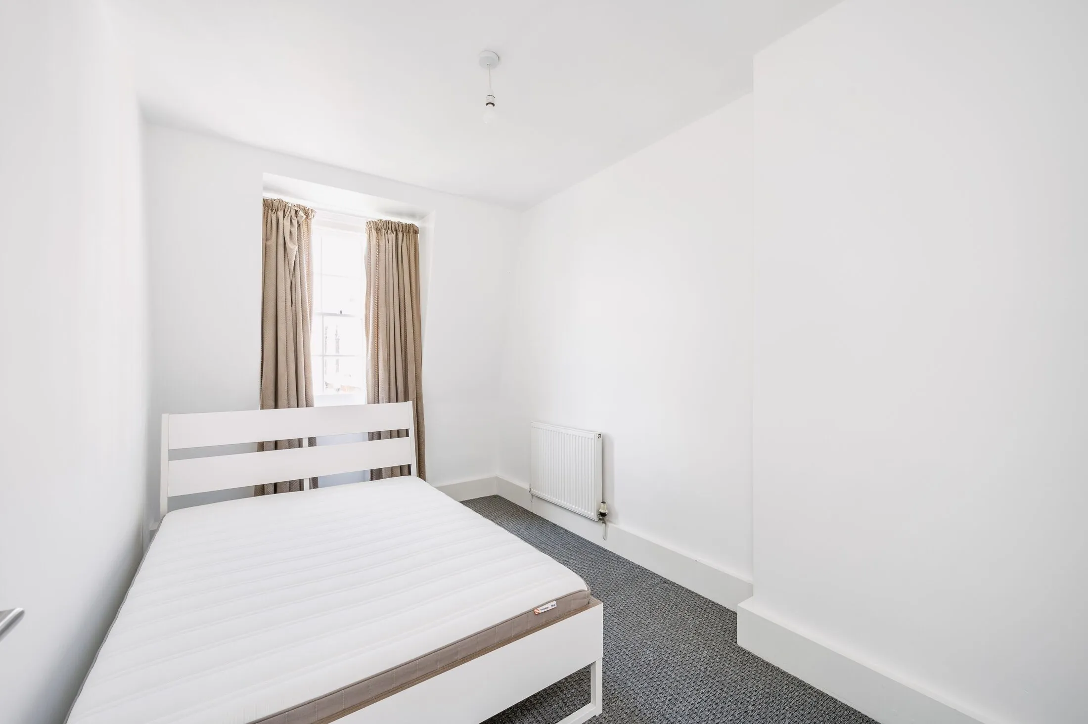 Flat Aycliffe Road in Greater London
