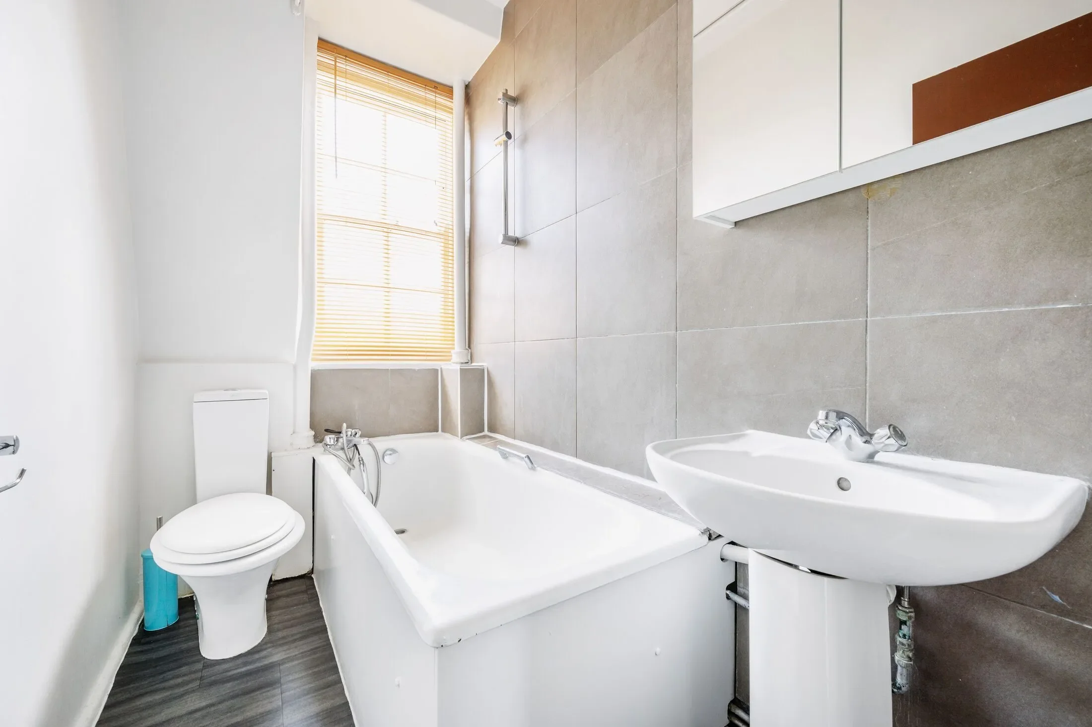 Flat Aycliffe Road in Greater London