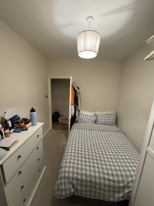 Room Wix's Lane in Greater London
