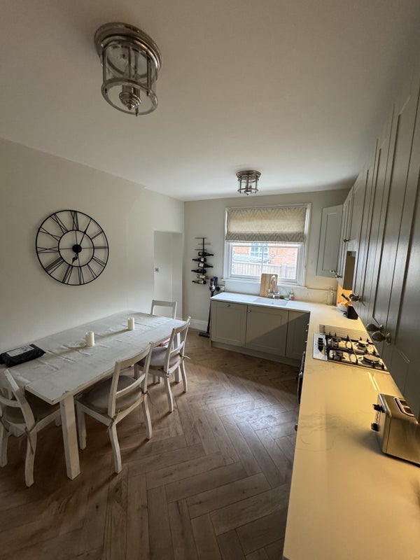 Room Wix's Lane in Greater London