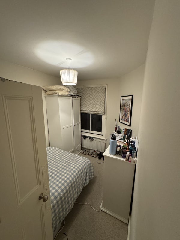 Room Wix's Lane in Greater London