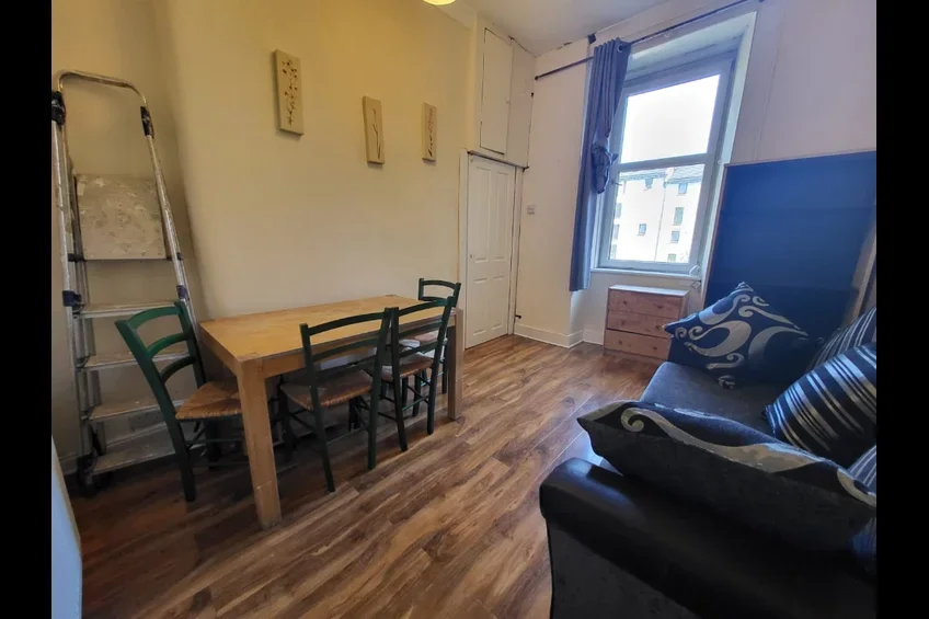 Flat Rose Street in Glasgow