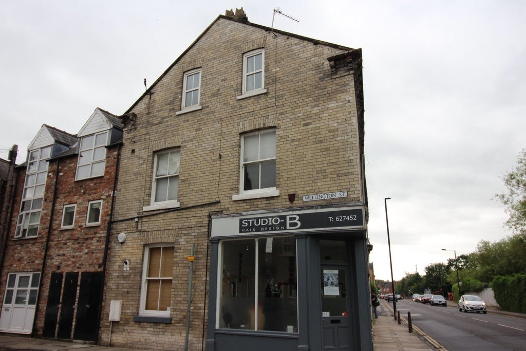 Flat Barbican Road in York