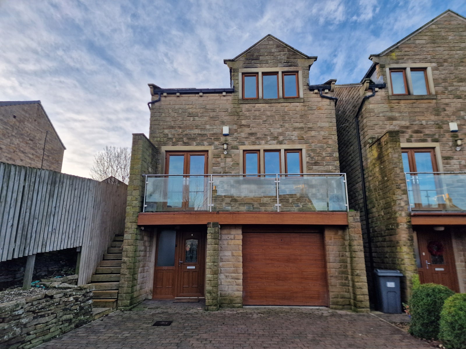 House Long Lane in Holme Valley
