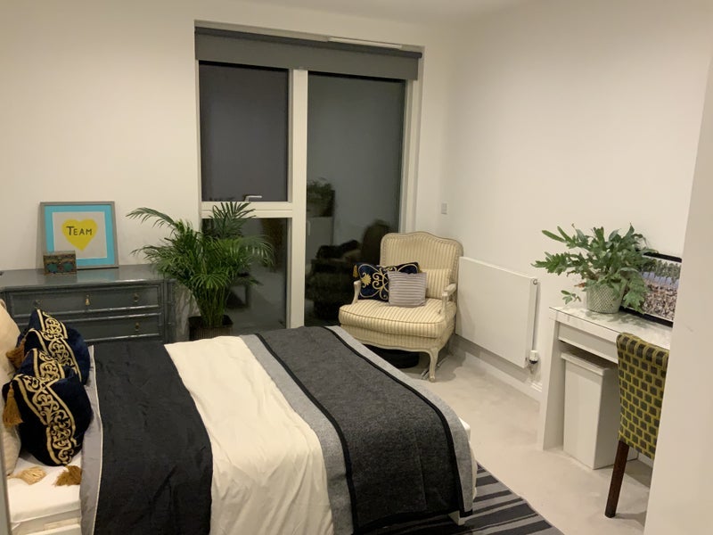 Room Scena Way in Greater London