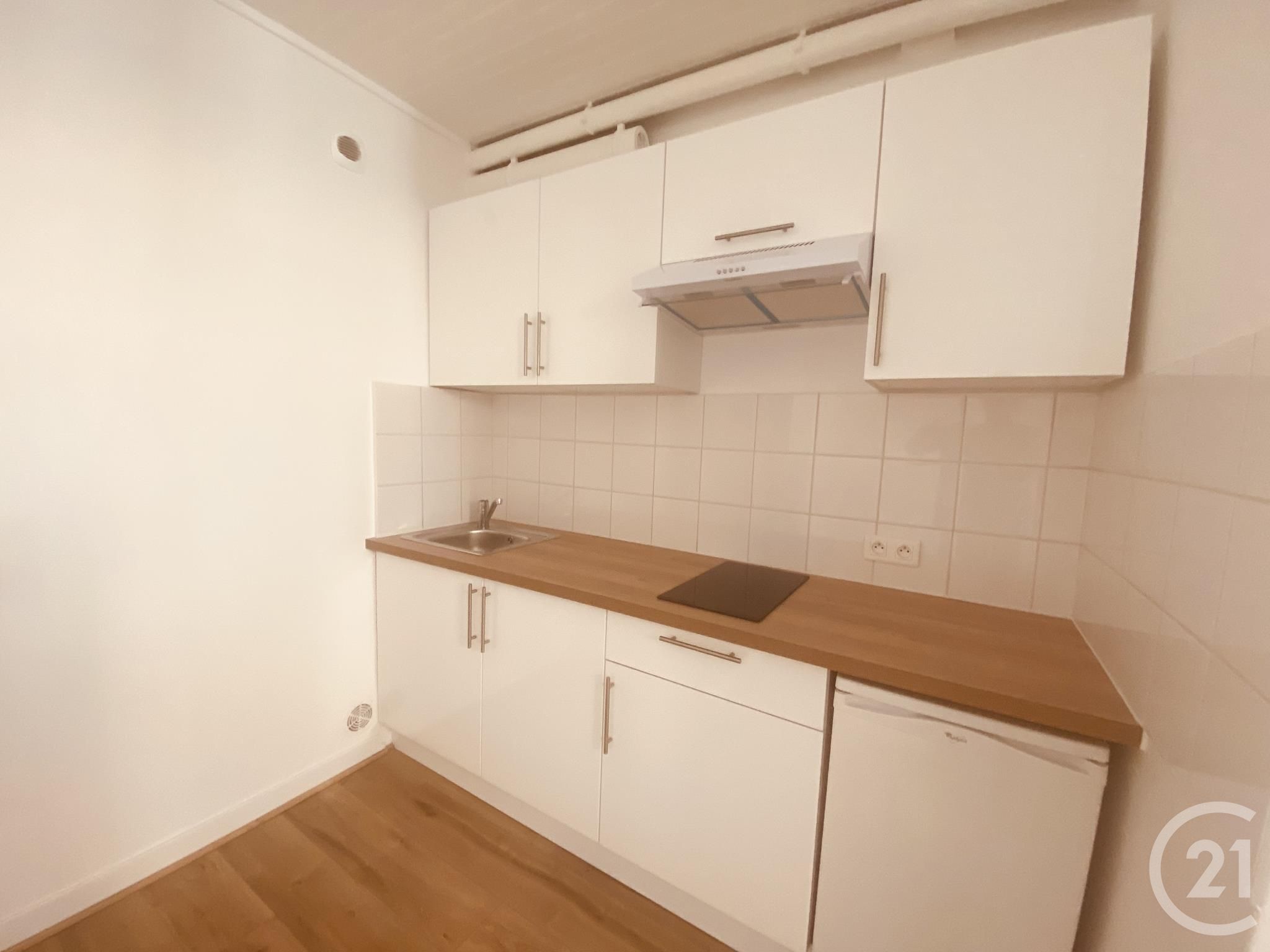 Flat Rue Saint-Nicolas in Neauphle-le-Château