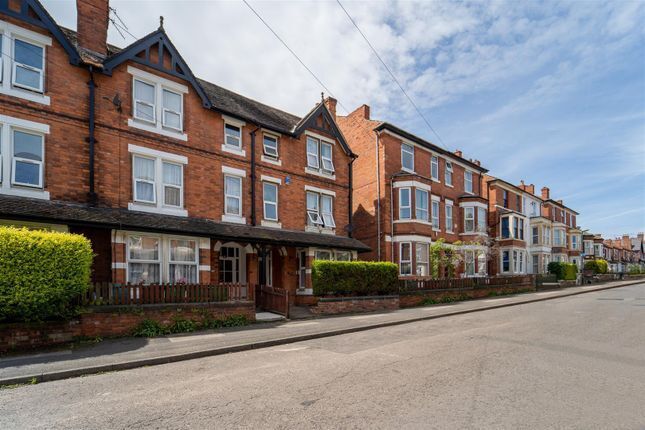 Flat Burford Road in Nottingham