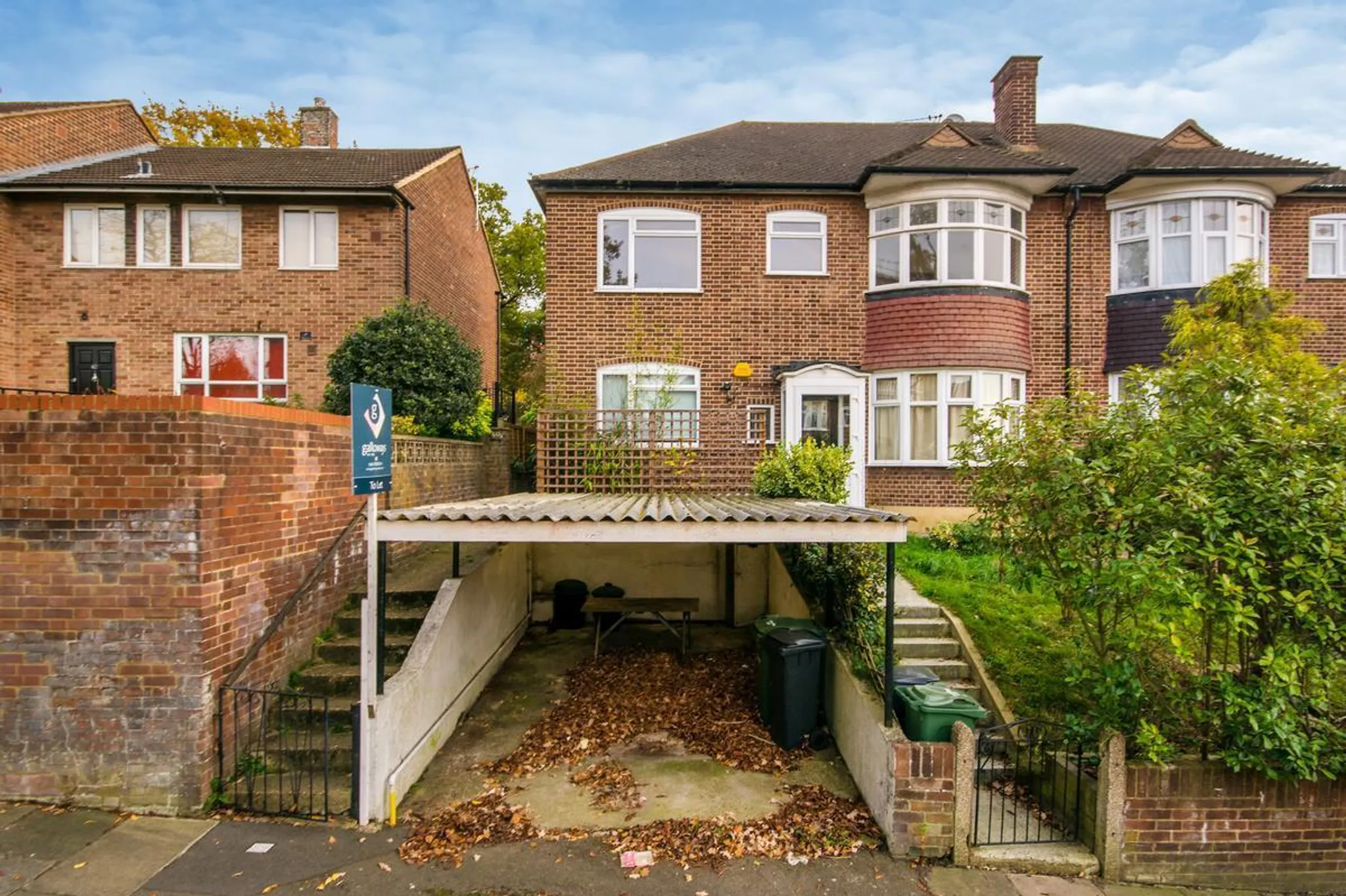 Flat Norwood Park Road in Greater London