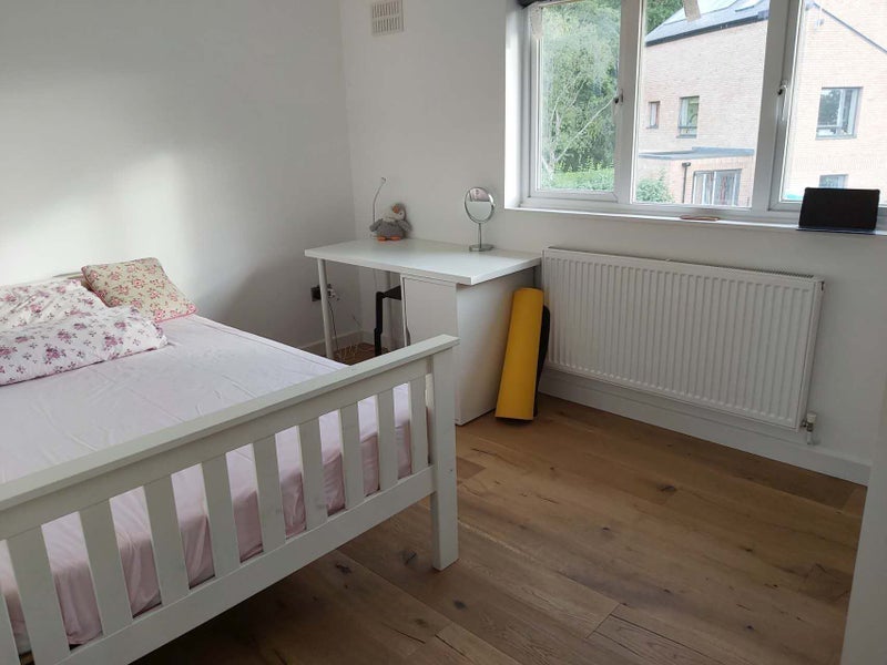 Room Richmond Green in Greater London