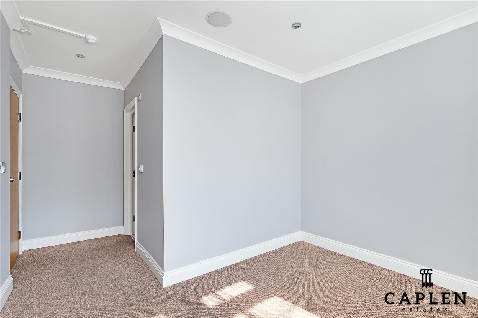Room Palmerston Road in Epping Forest
